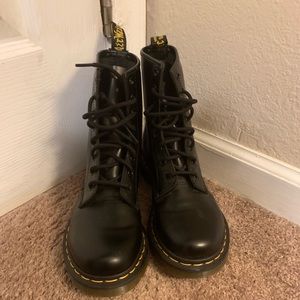 1460 smooth dr martens
